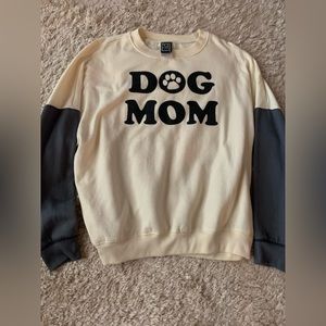 NWOT Dog Mom sweater size Large